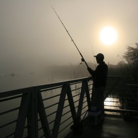 Fisherman at Lake Merced, California, By Mila Zinkova (Own work) [CC-BY-SA-3.0 (www.creativecommons.org/licenses/by-sa/3.0) or GFDL (www.gnu.org/copyleft/fdl.html)], via Wikimedia Commons